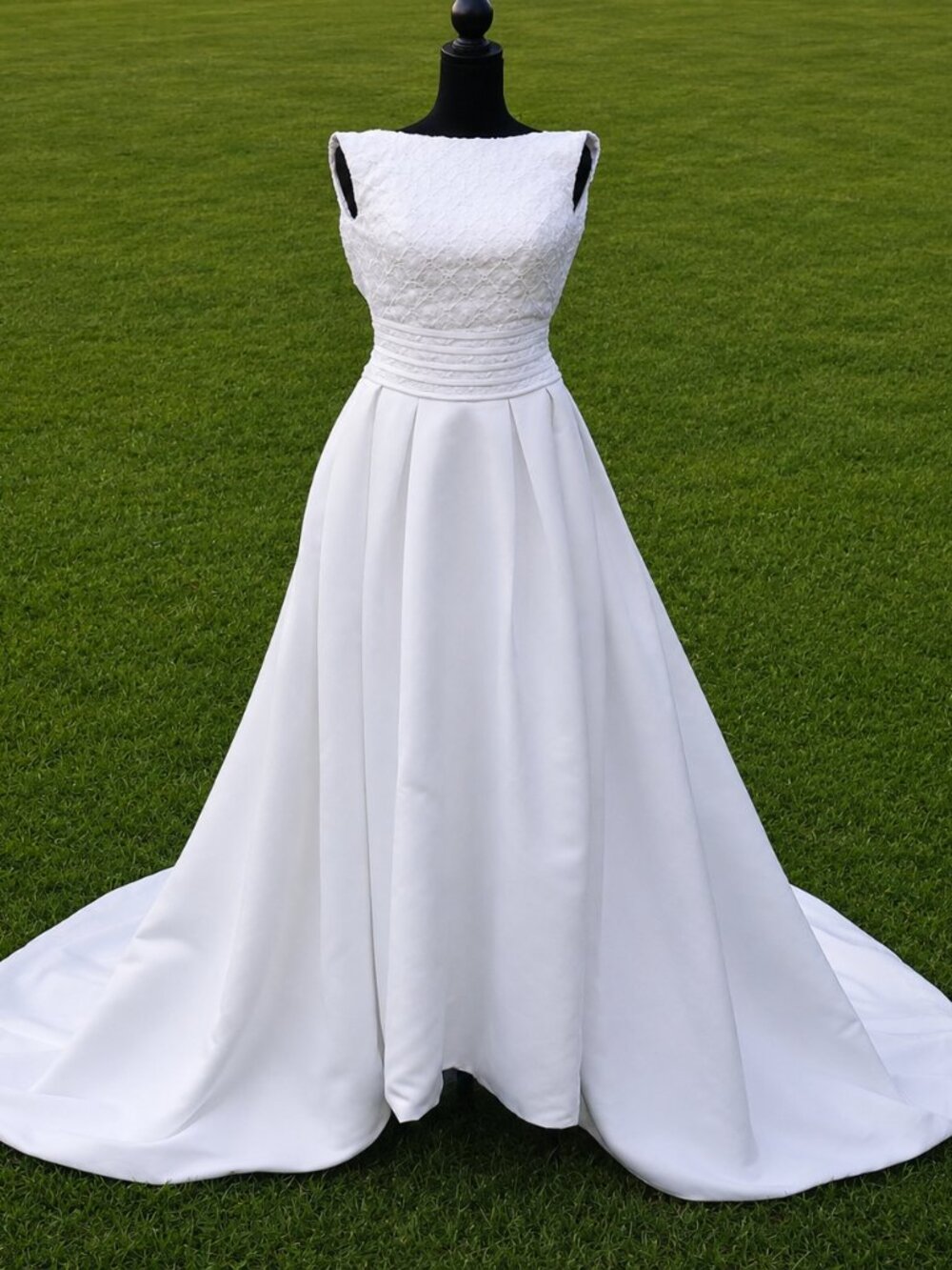 1960s Inspired Wedding Dress Bateau Neck Bow Back Chapel Train XS/S